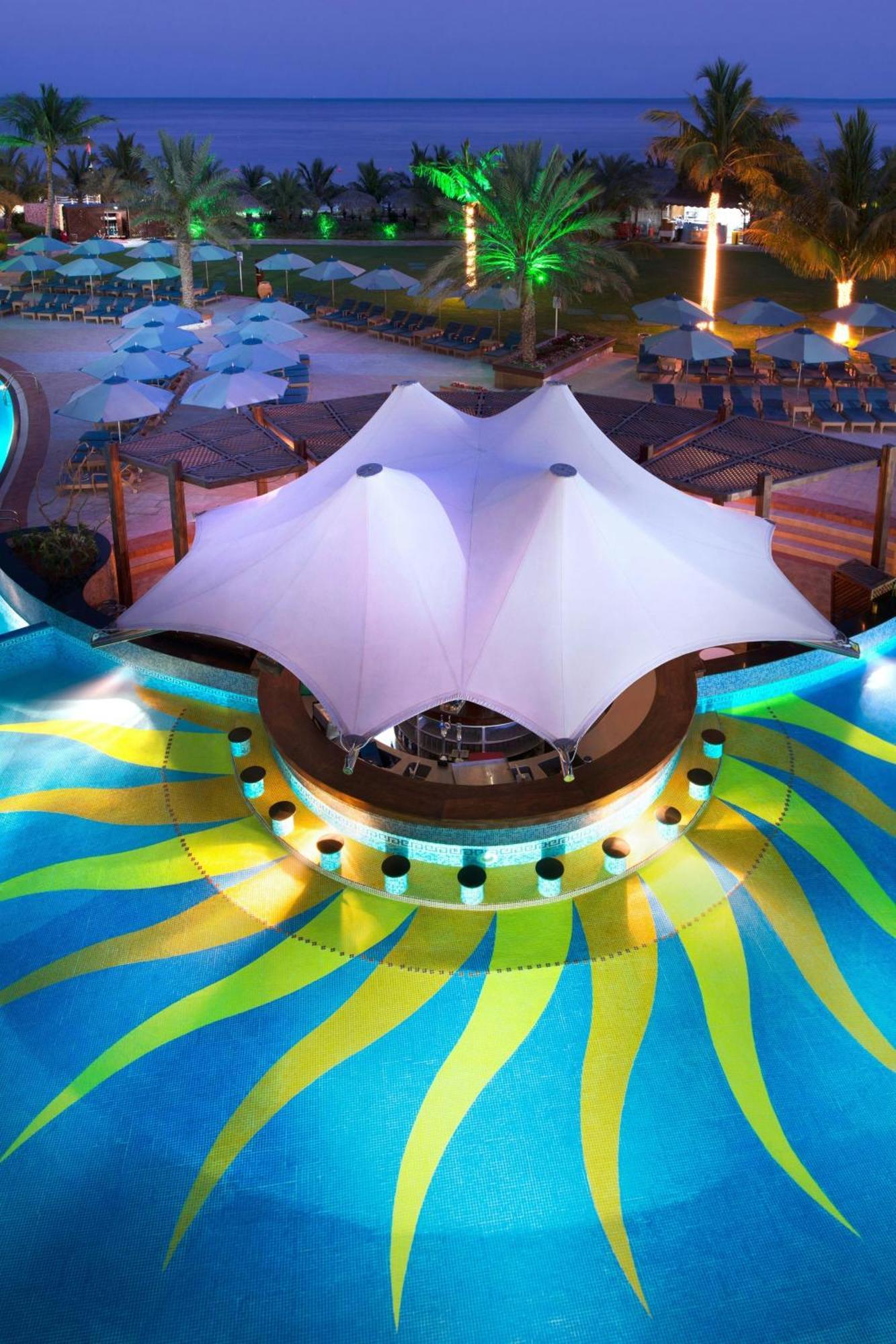 Le Meridien Al Aqah Beach Resort Extérieur photo The "Star"