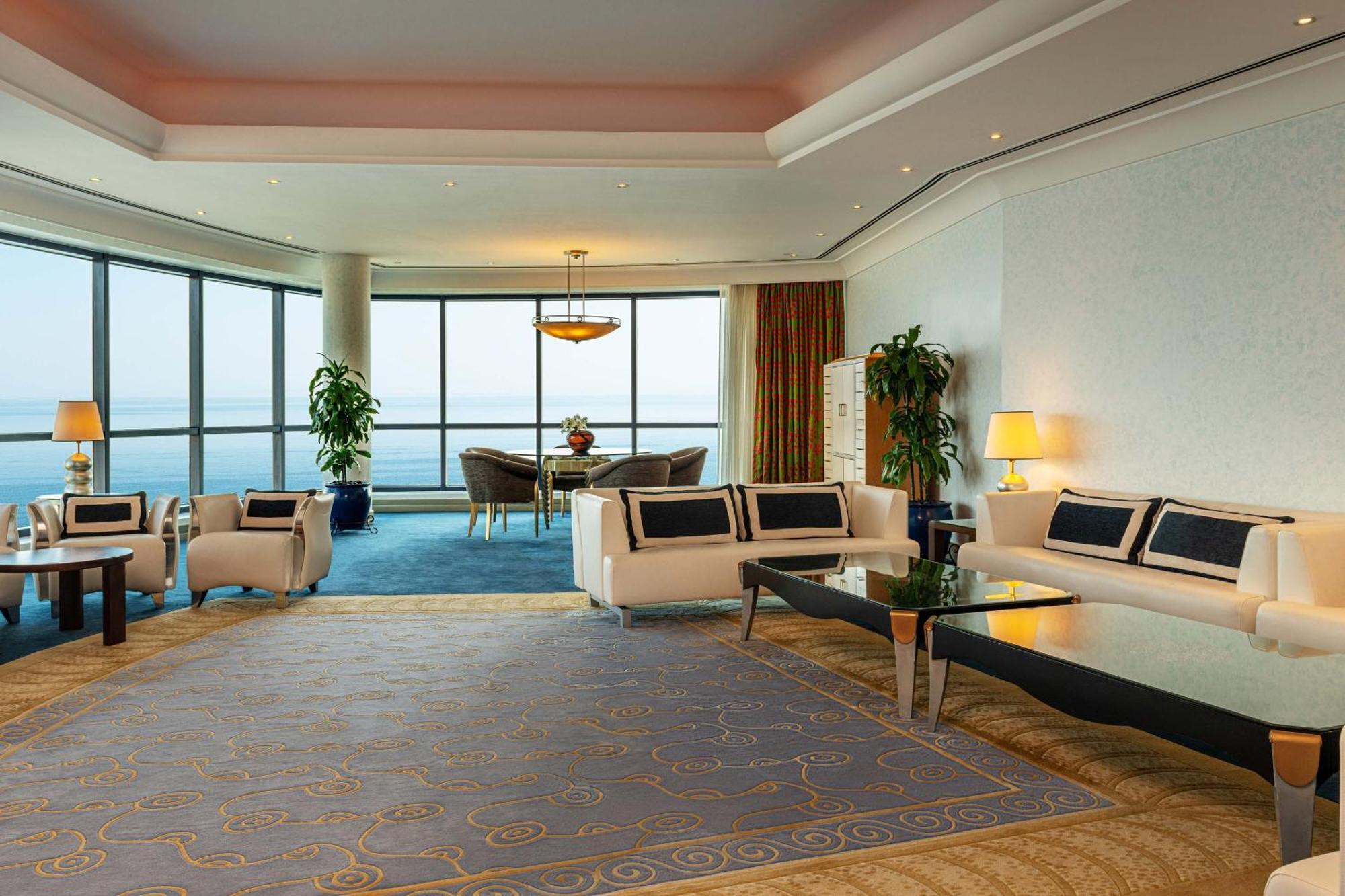 Le Meridien Al Aqah Beach Resort Extérieur photo A suite at the Jumeirah Atlantis