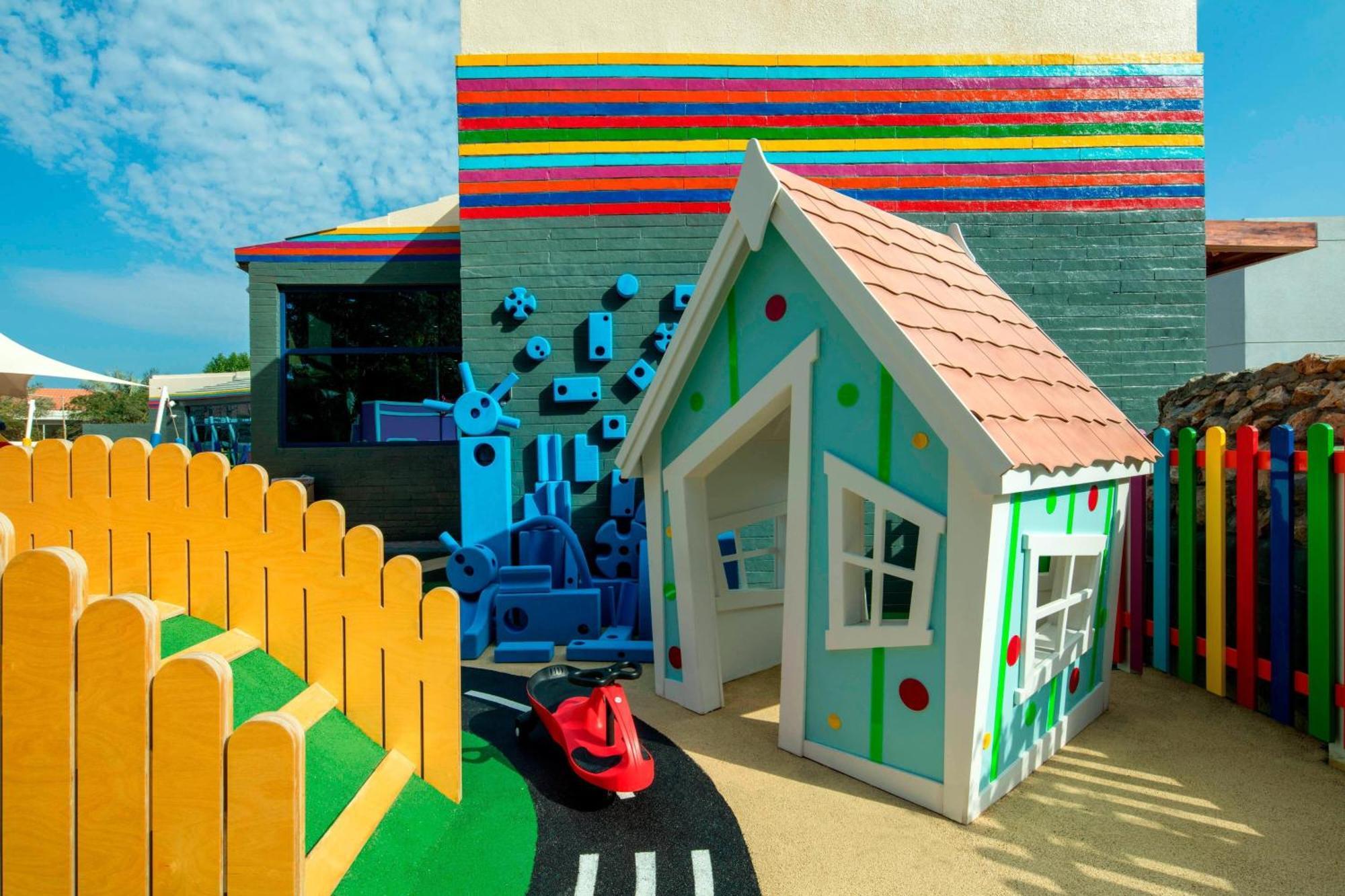 Le Meridien Al Aqah Beach Resort Extérieur photo The Children's Museum of Oakville