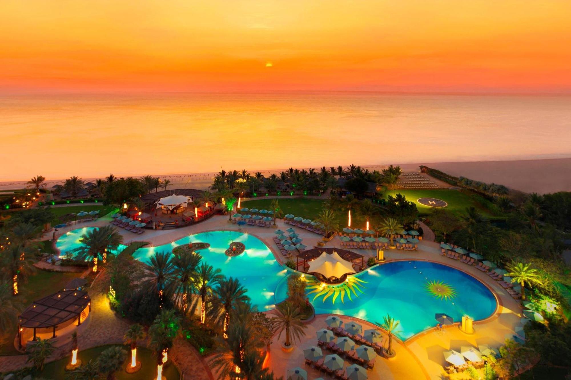 Le Meridien Al Aqah Beach Resort Extérieur photo The Dead Sea at sunset