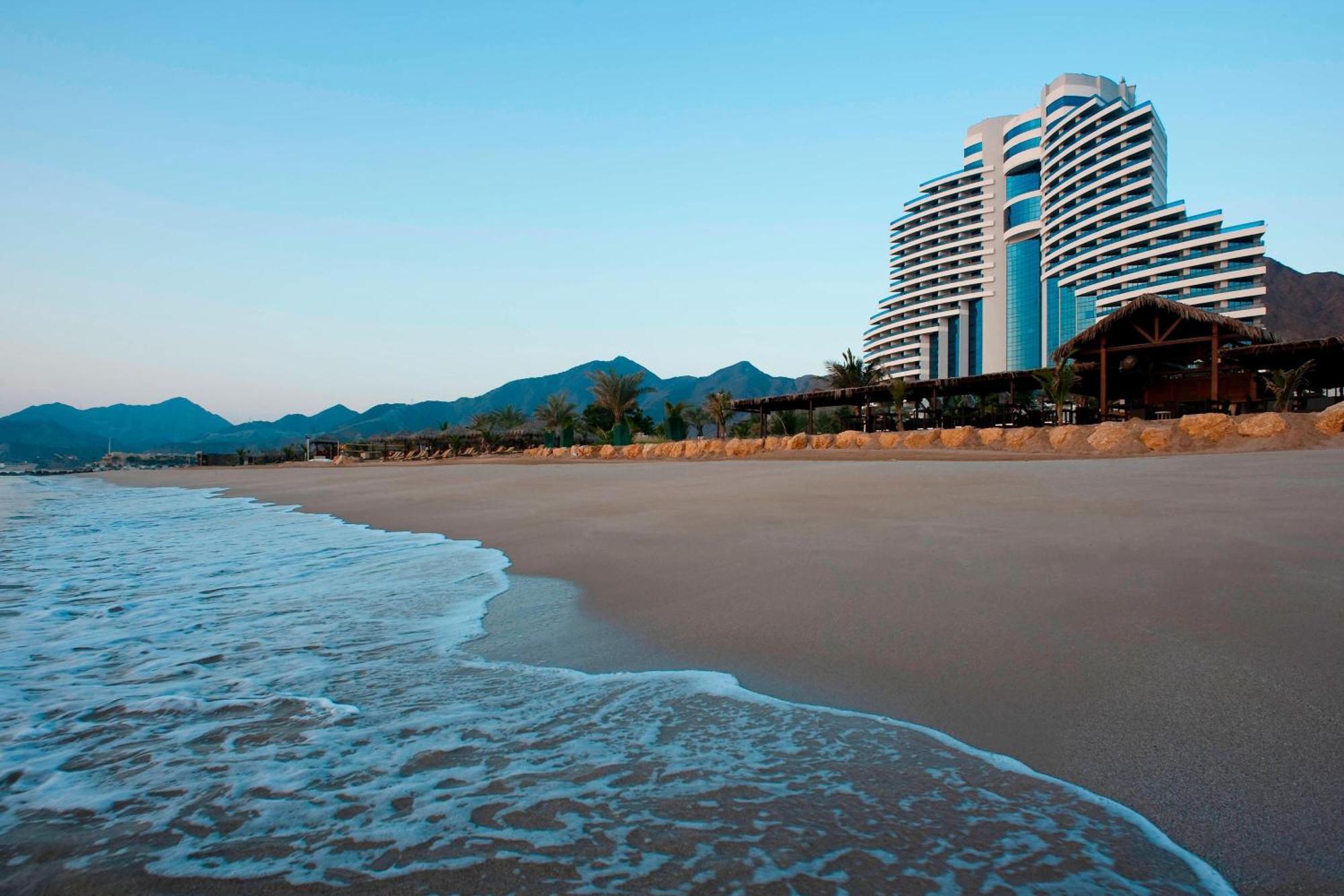 Le Meridien Al Aqah Beach Resort Extérieur photo Hilton Phuket Resort & Spa
