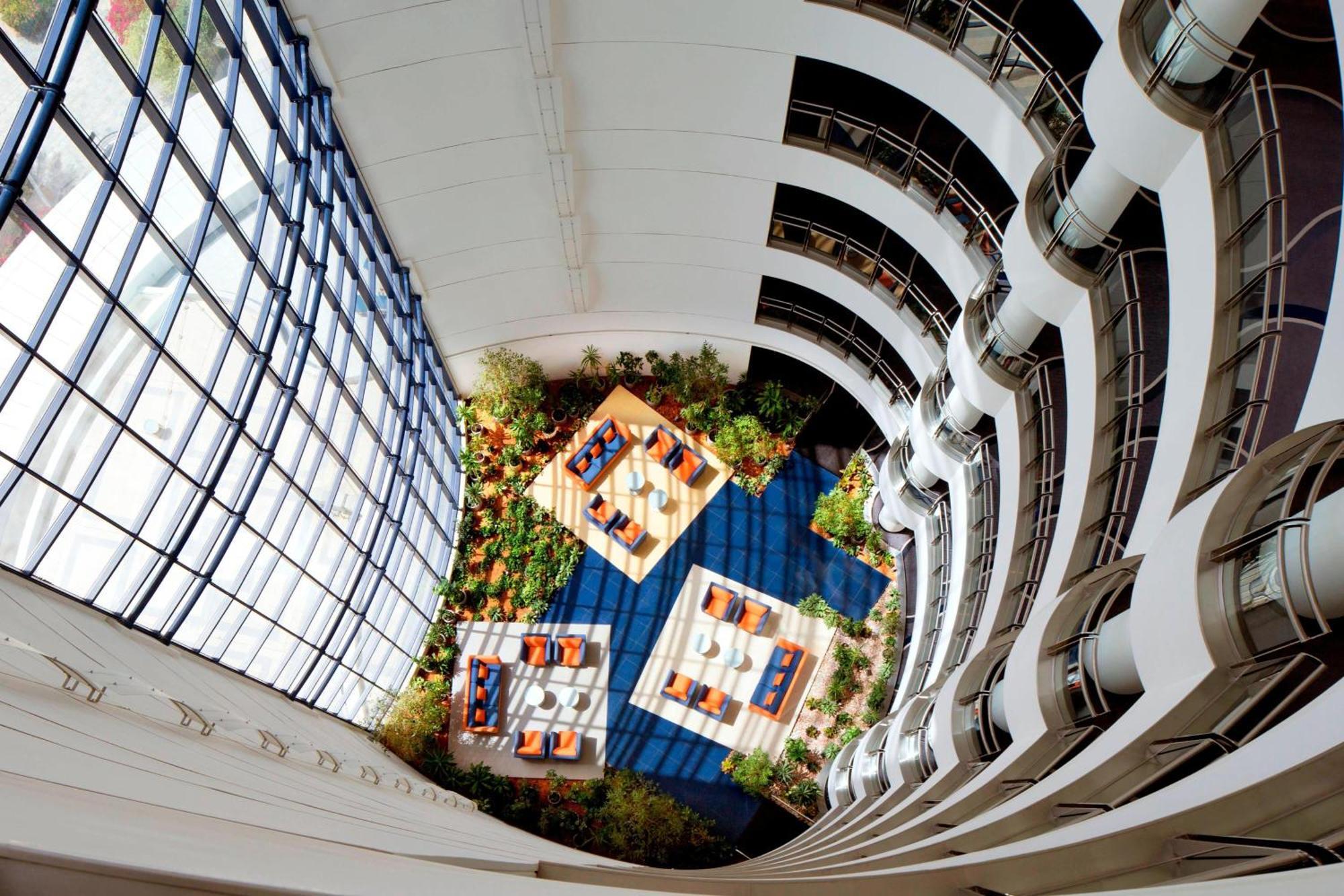 Le Meridien Al Aqah Beach Resort Extérieur photo The atrium at the University of East London
