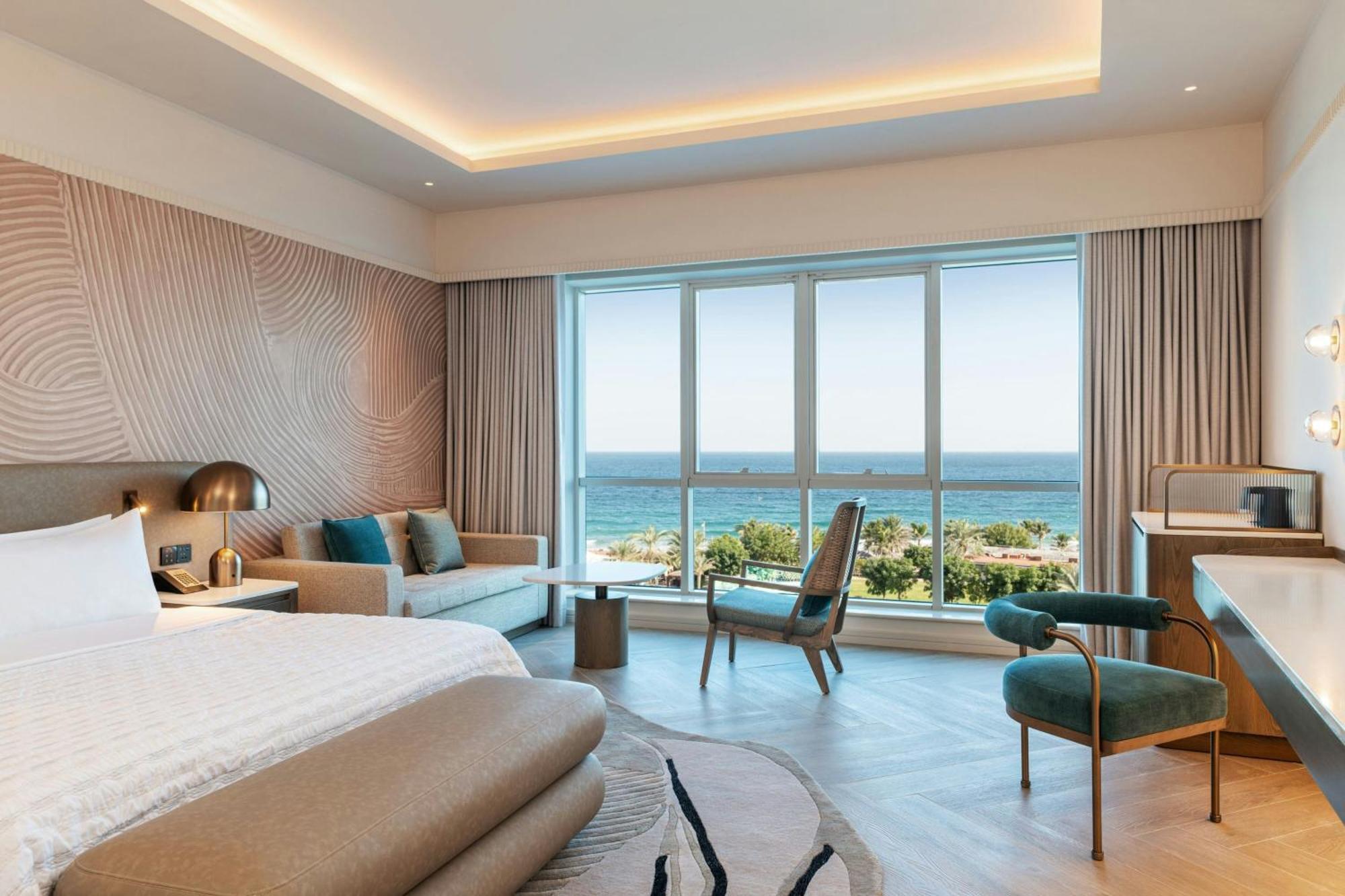 Le Meridien Al Aqah Beach Resort Extérieur photo Deluxe Room