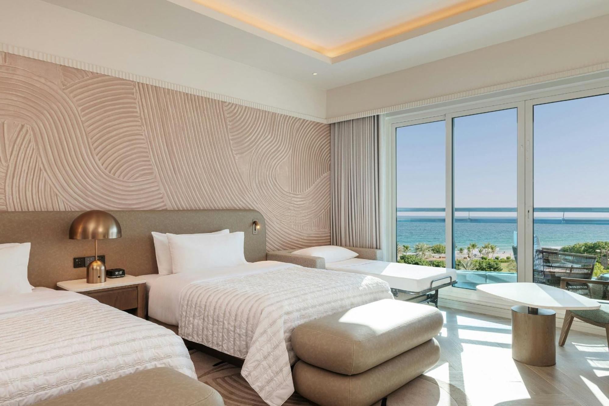 Le Meridien Al Aqah Beach Resort Extérieur photo Deluxe Ocean View